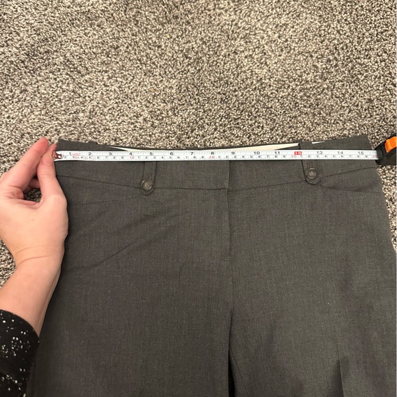 Ann Taylor Loft Zoe Pants. Women’s 4. - Picture 8 of 9